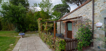 Thumbnail: private and fenced porch of Aretium Apartment - Monastero San Silvestro