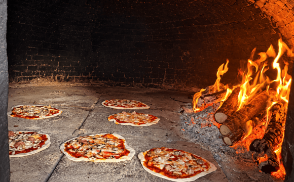 pizze-artigianali-nel-forno-a-legna-1